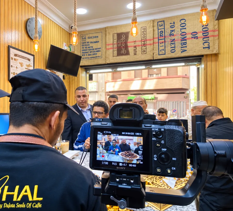 Rassemblement à l’ouverture du Coffee Zohal